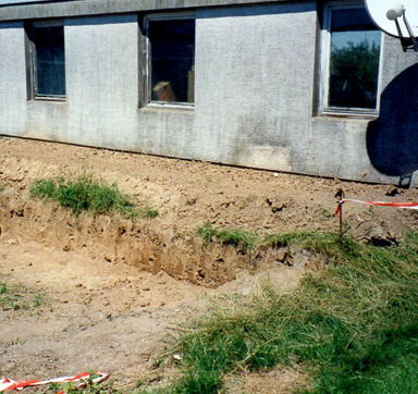 Der Unterbau für die Veranda wird vorbereitet